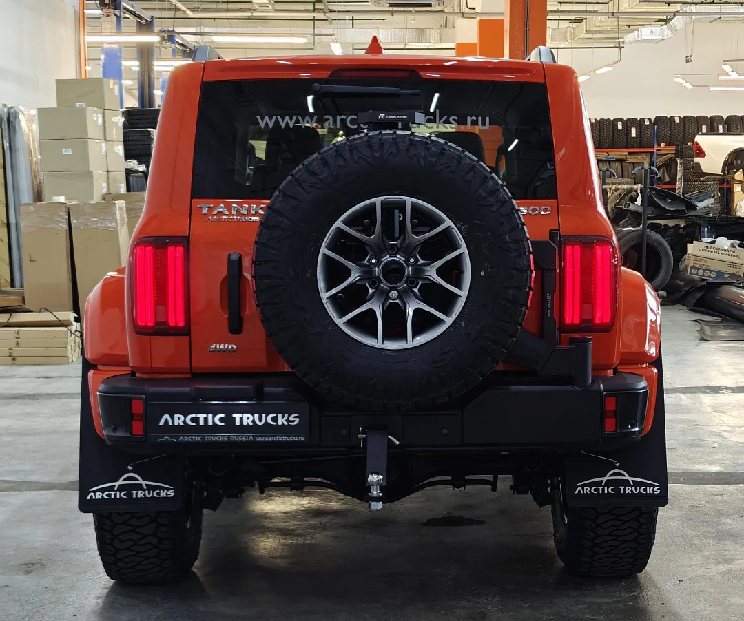 Tank 300 Arctic Trucks AT35