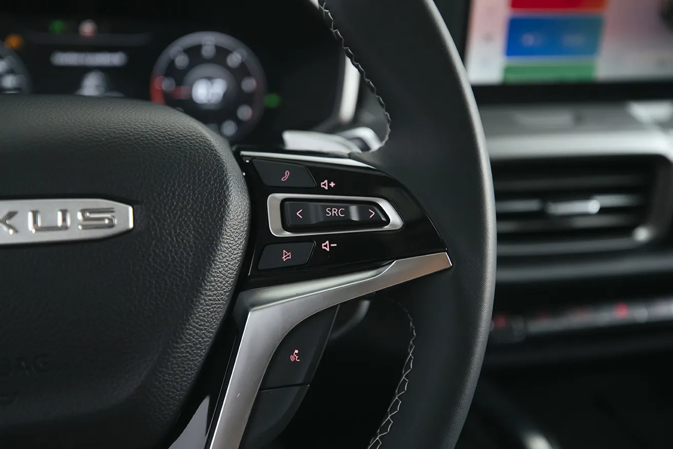 67c8c5bb8f3f7d8ebf19da52_Maxus - d90 - 1DX_4055