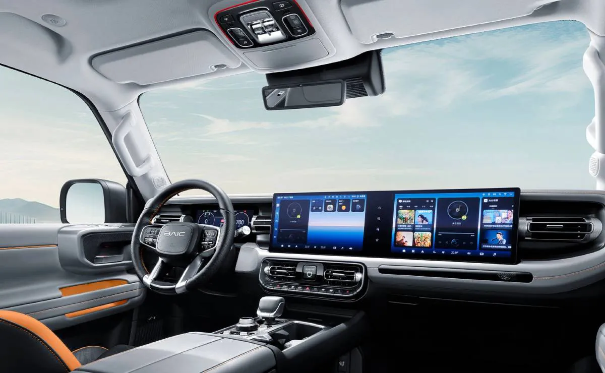 SUV BAIC BJ40 interior