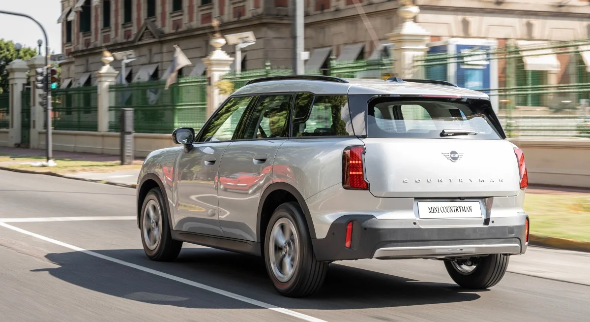 MINI Countryman D Essential trasero