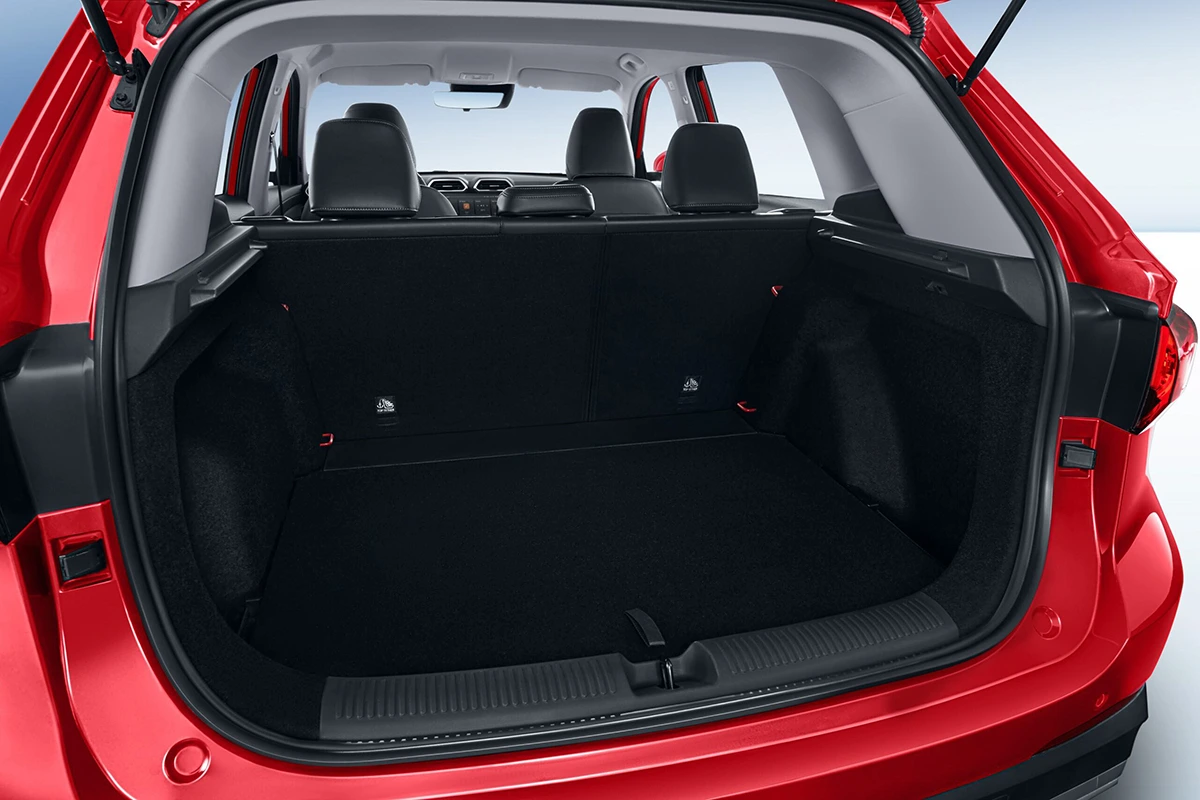 mg-zshev-interior-01-cajuela