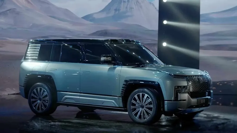 Yangwang U8 2