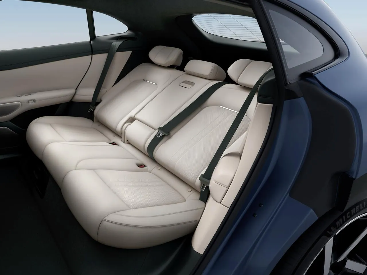 xiaomi YU7 interior 3