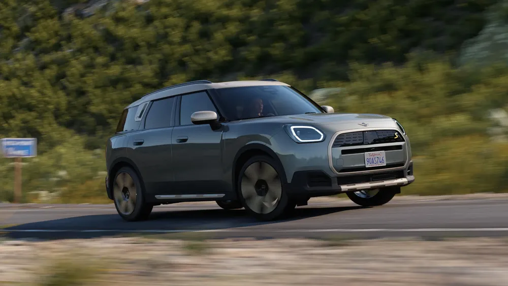 mini-U25-BEV-electric-video-wide