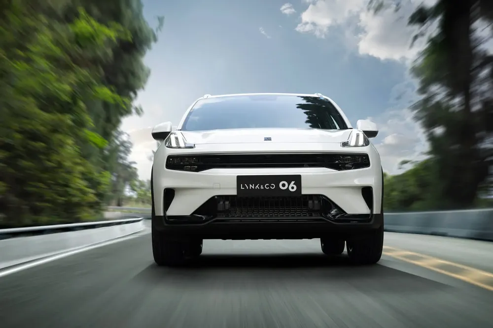 Lynk & Co 06
