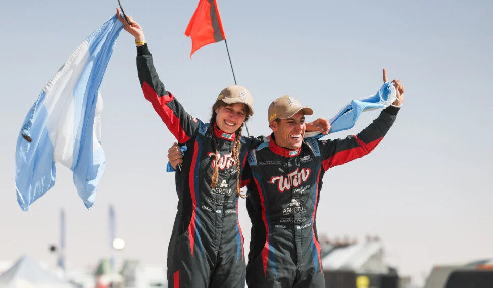 Nicolas Cavigliasso y Valentina Pertegarini en el Taklimakan Rally 2026 con GWM TANK 