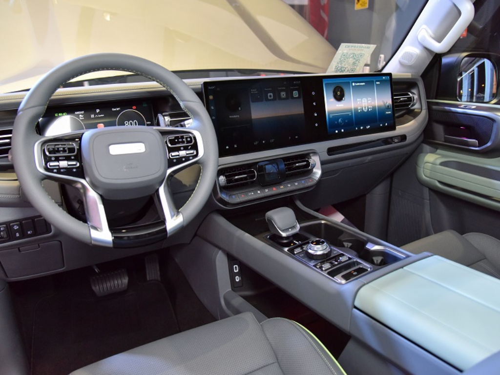 BAIC-BJ40-PRO interior