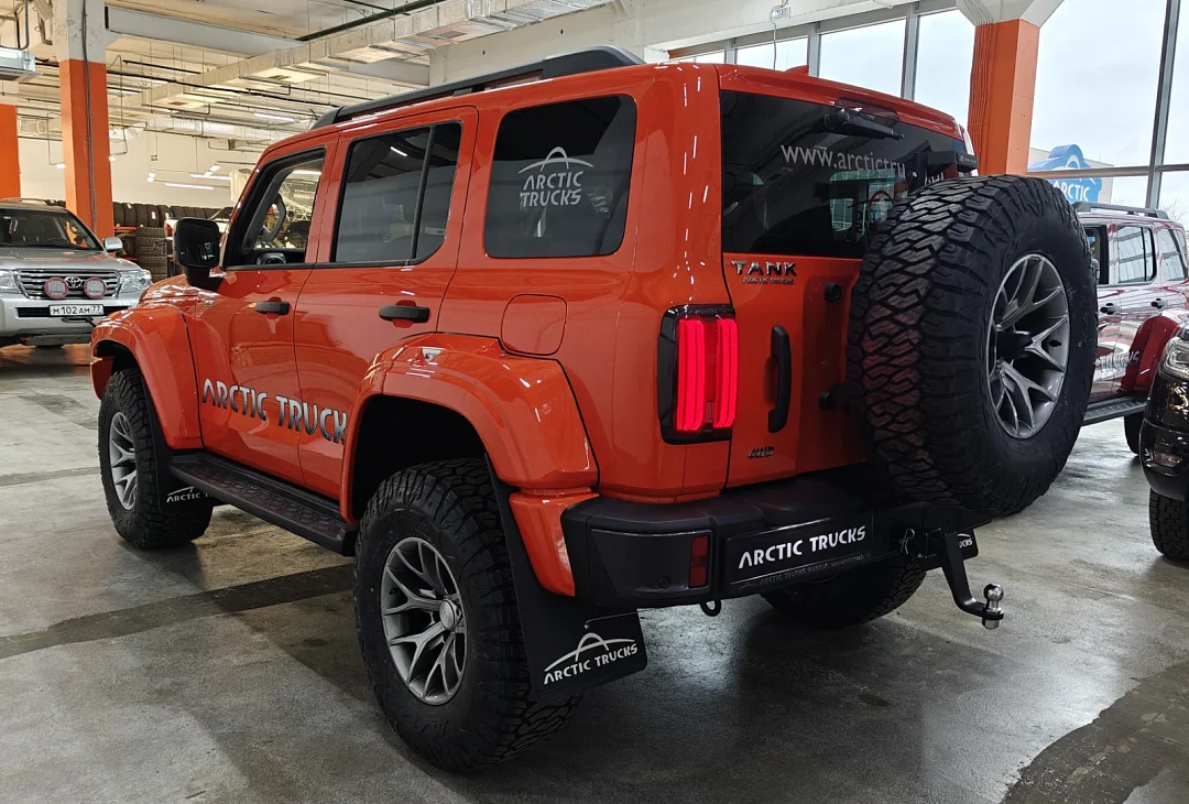 Tank 300 Arctic Trucks AT35