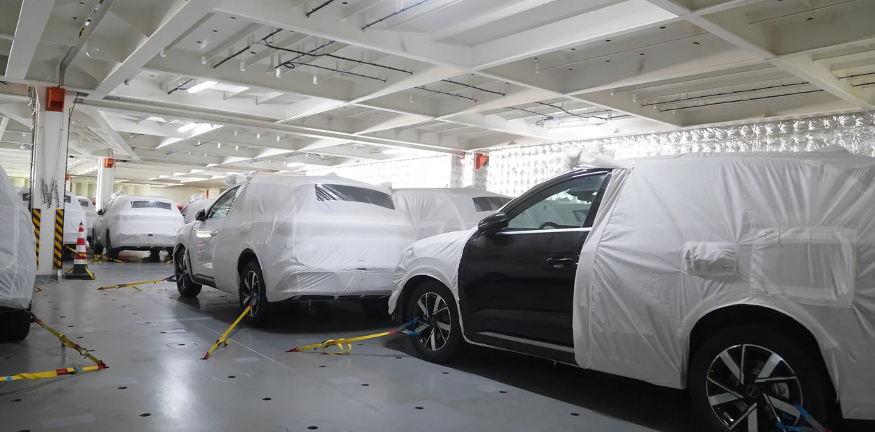 buque BYD Changzhou carga amarrada