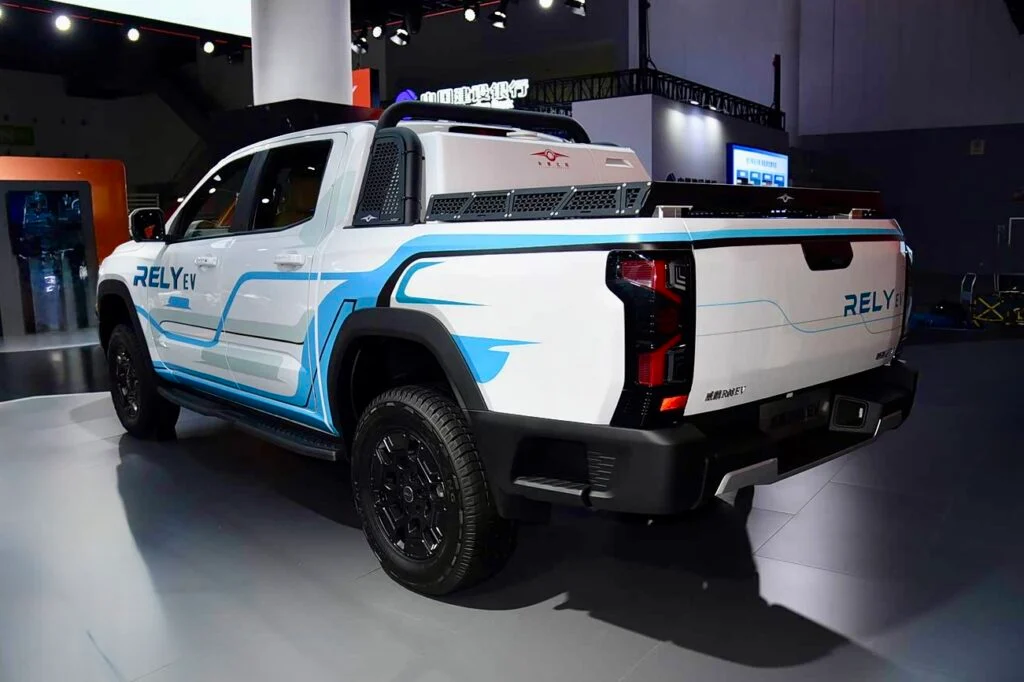 Himla EV o Rely R08 EV trasera