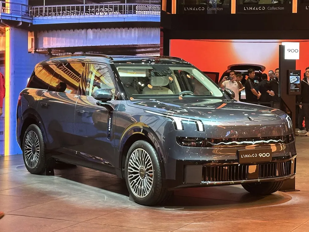 Lynk & Co 900, SUV híbrido enchufable de seis plazas