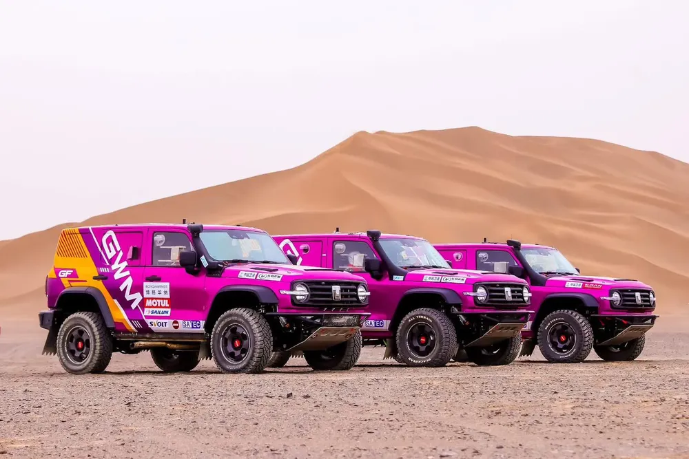 Tank 300 Hi4 para rally Taklimakan 