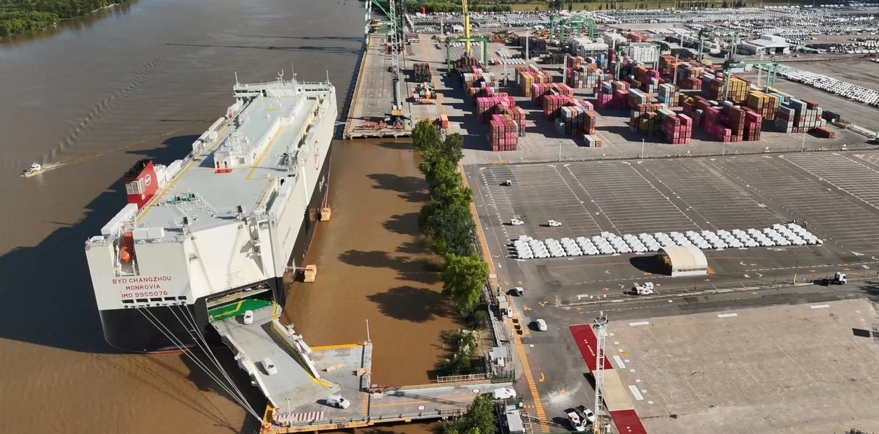 buque BYD Changzhou en Zarate