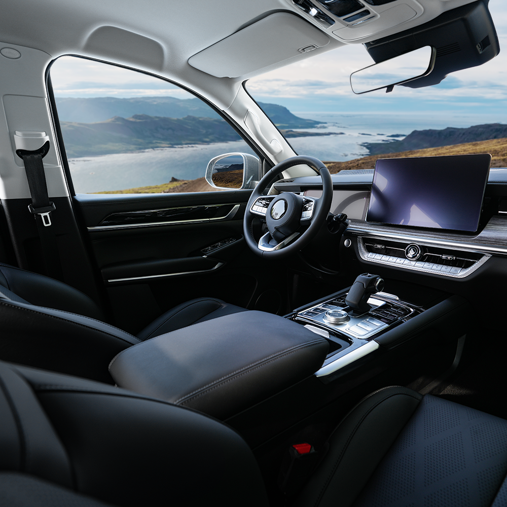 POER 500 PHEV Interior